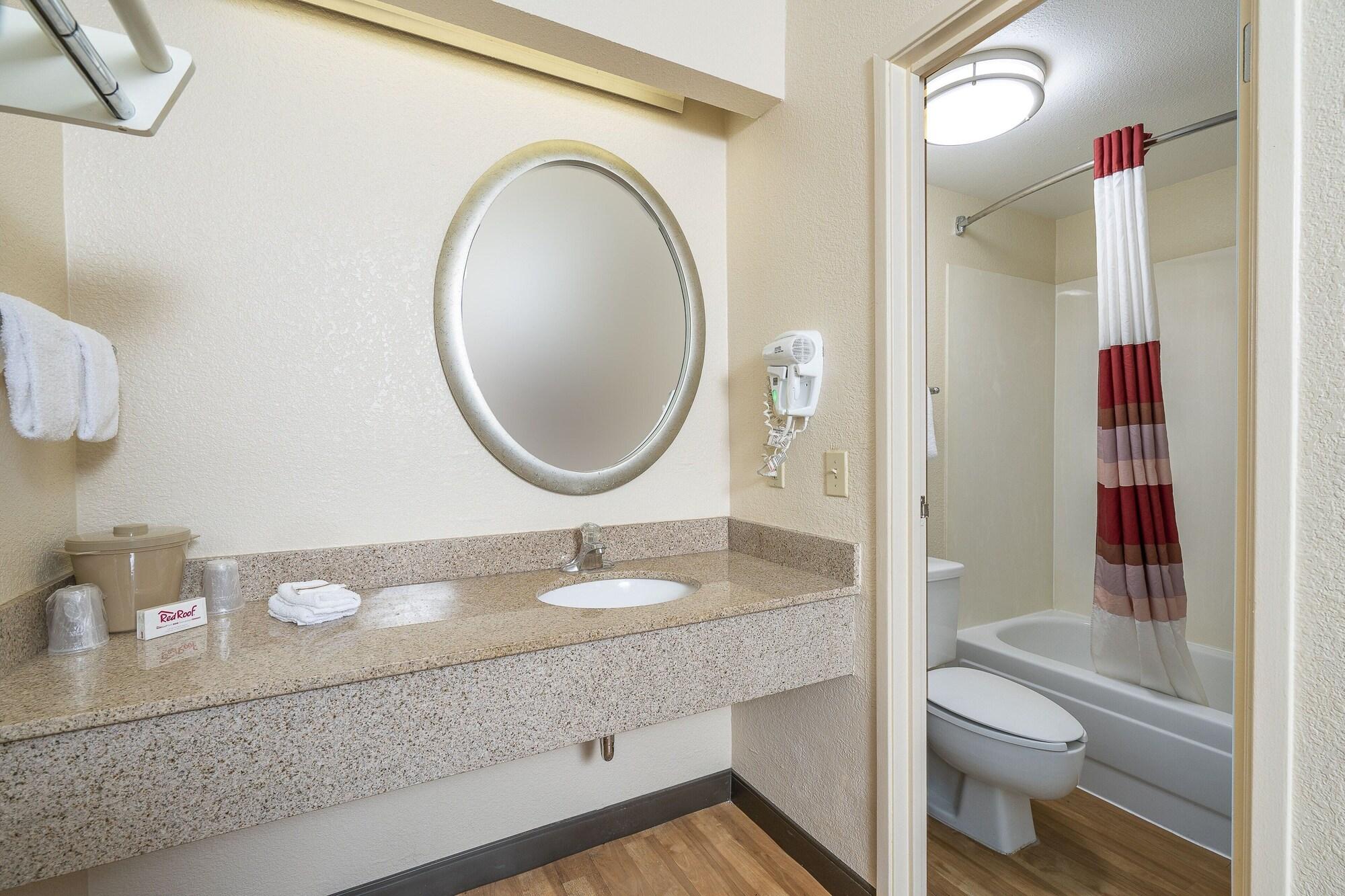 Red Roof Inn Detroit-Rochester Hills/ Auburn Hills ภายนอก รูปภาพ