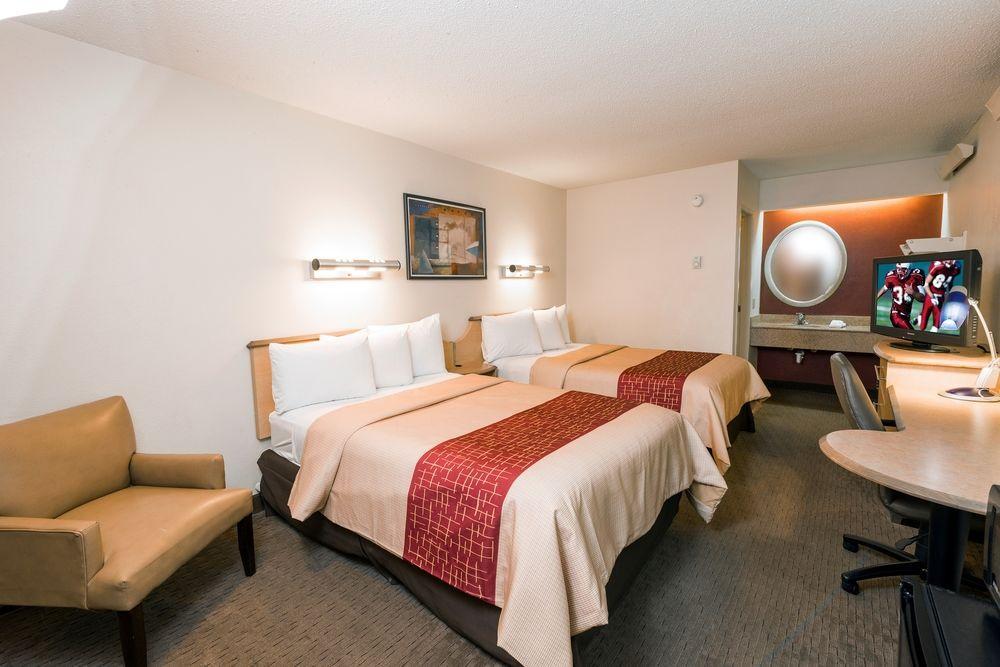 Red Roof Inn Detroit-Rochester Hills/ Auburn Hills ภายนอก รูปภาพ