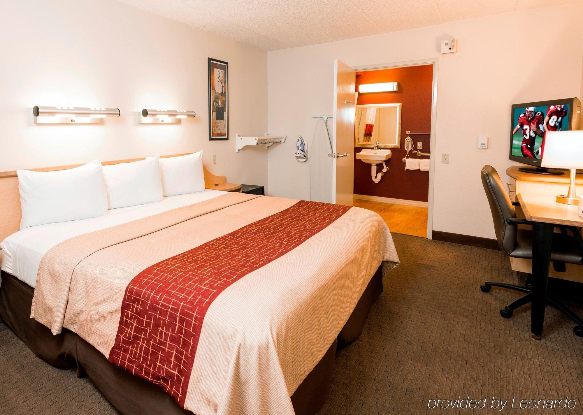 Red Roof Inn Detroit-Rochester Hills/ Auburn Hills ภายนอก รูปภาพ