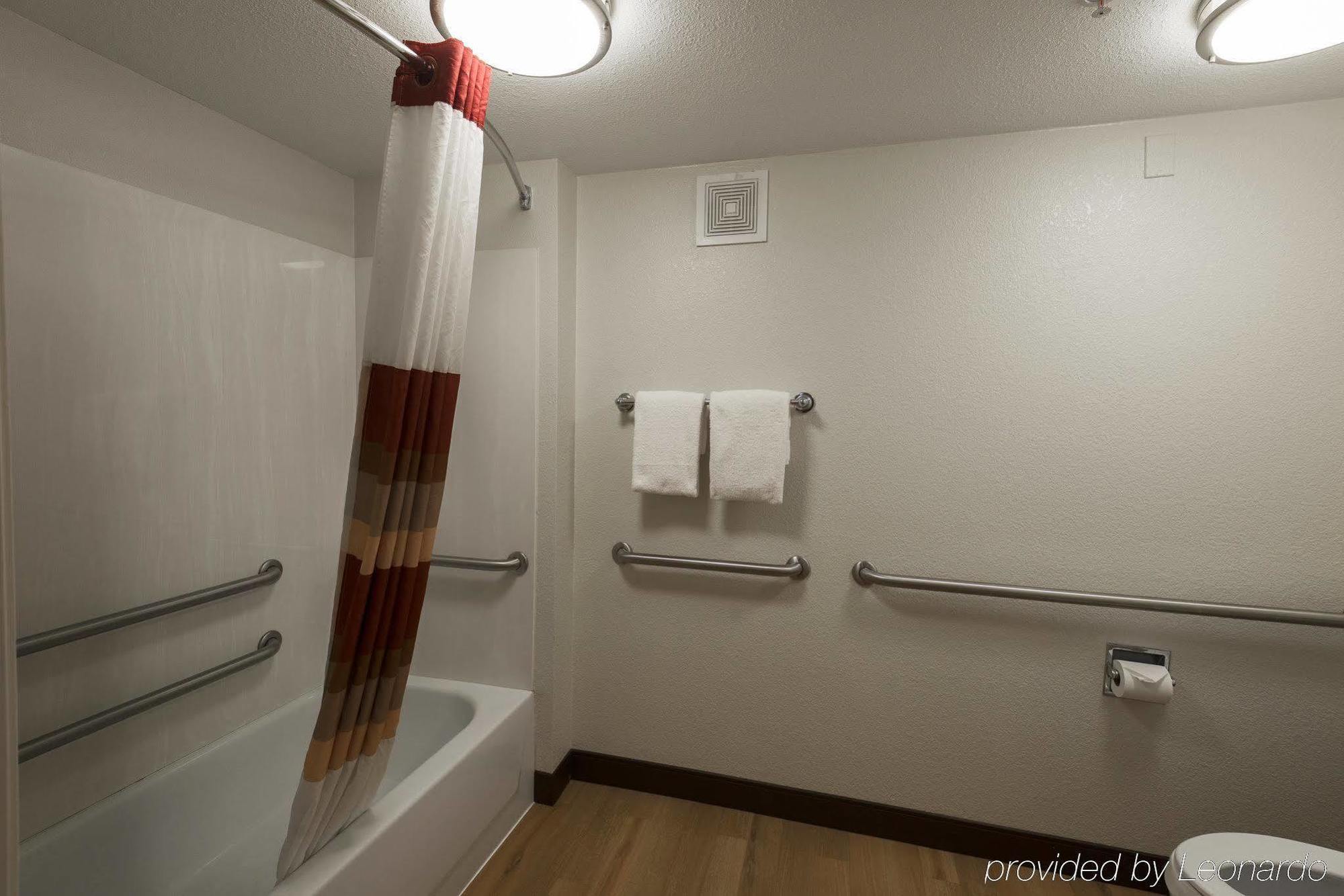 Red Roof Inn Detroit-Rochester Hills/ Auburn Hills ภายนอก รูปภาพ