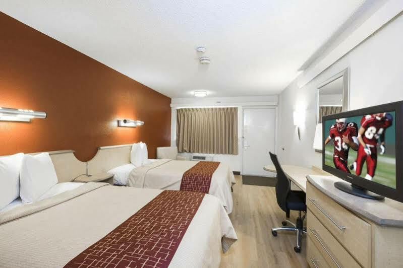 Red Roof Inn Detroit-Rochester Hills/ Auburn Hills ภายนอก รูปภาพ