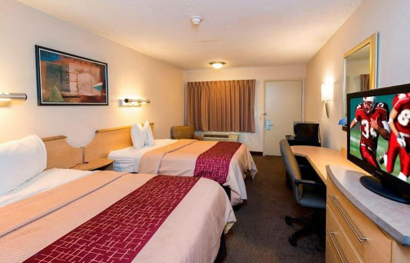 Red Roof Inn Detroit-Rochester Hills/ Auburn Hills ภายนอก รูปภาพ