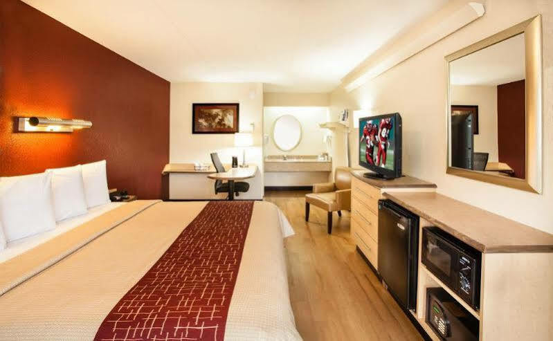 Red Roof Inn Detroit-Rochester Hills/ Auburn Hills ภายนอก รูปภาพ